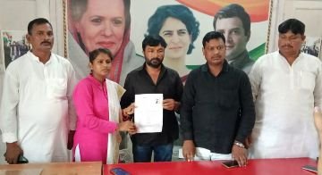 अयोध्या 21 सितंबर24*मिल्कीपुर उपचुनाव के लिए पीसीसी सदस्य कुमारी निकलेश सरोज ने आवेदन किया।