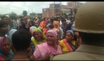 कानपुर देहात21सितम्बर24*फोम गद्दा फैक्ट्री में लगी आग 5 मजदूर झुलसे 3 गंभीर , कई मजदूर फंसे