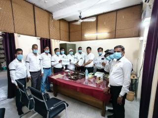 मिर्जापुर26सितंबर24*टैक्स बार एसोसिएशन के द्वारा मौन प्रदर्शन करते हुए एडिशनल कमिश्नर अपील (ग्रेड-2) को सौपां गया ज्ञापन*