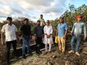 मथुरा27सितम्बर24*वृक्ष कटान स्थल पर उपस्थित ब्रज मण्डल क्षत्रिय महासभा के पदाधिकारी।