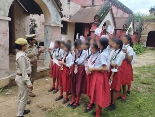 मथुरा27 सितंबर 2024*ऑपरेशन जागृति, नारी सुरक्षा* महिला थाना पुलिस ने महिलाओं, बालिकाओ कोजागरूक किया