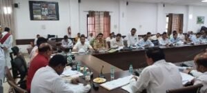 कौशाम्बी29सितम्बर24*विधान परिषद उ0प्र0 की संसदीय अध्ययन समिति द्वारा जनपद कौशाम्बी व फतेहपुर के अधिकारियों के साथ की समीक्षा बैठक*