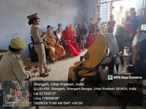 मथुरा29सिगम्बर24*थाना शेरगढ़ पुलिस टीम द्वारा अभियान के तहत महिलाओं व बालिकाओं को जागरूक किया जा रहा है ।*