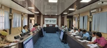 कानपुर देहात 30 सितंबर 2024 *जिलाधिकारी ने की जिला उद्योग बंधु व व्यापार बन्धु की बैठक, दिये निर्देश*