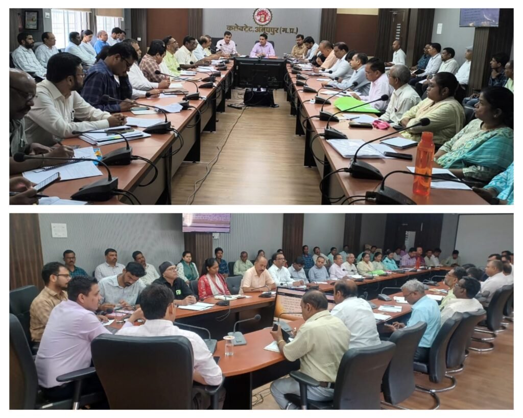 अनूपपुर 09 सितम्बर 24*जिला चिकित्सालय में ओपीडी व्यवस्था तथा मरीजों को एम्बुलेंस की सुलभ व्यवस्था के संबंध में कलेक्टर हर्षल पंचोली ने दिए निर्देश