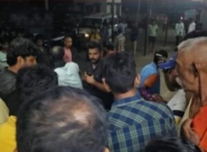 भागलपुर बिहार*०१०/०९/२४*पटना के बाद अब भागलपुर में बीजेपी नेता पर जानलेवा हमला, पहले फेंका बम फिर चाकू से गोदा भागलपुर बिहार*०१०/०९/२४*पटना के बाद अब भागलपुर में बीजेपी नेता पर जानलेवा हमला, पहले फेंका बम फिर चाकू से गोदा