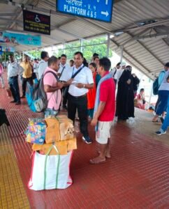 भागलपुर बिहार २५/०९/२४*टिकट चेकिंग अभियान में दो व्यक्ति को बिना टिकट पकड़ा, आर पी एफ और टी टी के साथ किया दोनों व्यक्ति ने दुर्व्यवहार भागलपुर बिहार २५/०९/२४*टिकट चेकिंग अभियान में दो व्यक्ति को बिना टिकट पकड़ा, आर पी एफ और टी टी के साथ किया दोनों व्यक्ति ने दुर्व्यवहार