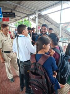 भागलपुर बिहार २५/०९/२४*टिकट चेकिंग अभियान में दो व्यक्ति को बिना टिकट पकड़ा, आर पी एफ और टी टी के साथ किया दोनों व्यक्ति ने दुर्व्यवहार
