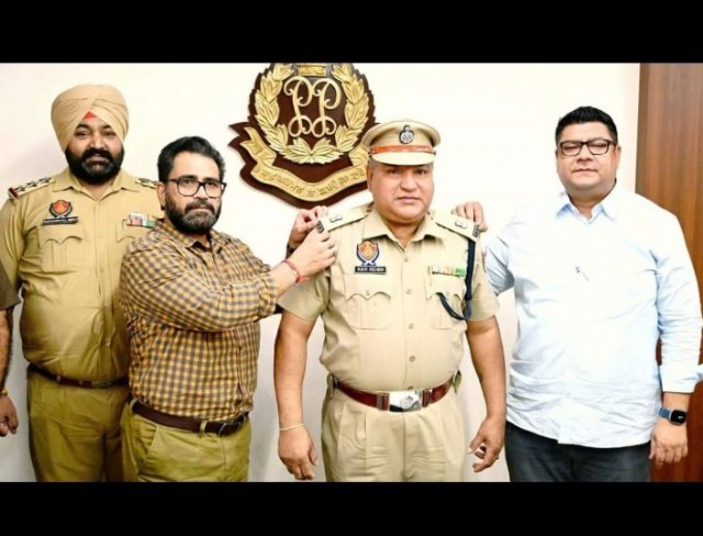 पंजाब 17 अक्टूबर 2024* डीएसपी रवि कुमार खेड़ा बने एसपी, लगाया शेर का स्टार पंजाब 17 अक्टूबर 2024* डीएसपी रवि कुमार खेड़ा बने एसपी, लगाया शेर का स्टार