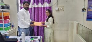 अनूपपुर 16 अक्टूबर 24*कोल इंडिया कर्मचारी की सड़क दुर्घटना में मृत्यु केनरा बैंक ने नॉमिनी को दिया 22 लाख का चेक