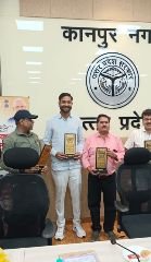 कानपुर नगर2अक्टूबर24*उत्तरीपुरा ग्राम प्रधान व सचिव को जिलाधिकारी ने सम्मानित किया। कानपुर नगर2अक्टूबर24*उत्तरीपुरा ग्राम प्रधान व सचिव को जिलाधिकारी ने सम्मानित किया।
