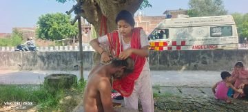 कौशाम्बी3अक्टूबर24*सड़क हादसे में घायल विक्षिप्त को अस्पताल लेकर पहुंची रिचा पांडे*