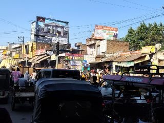 मथुरा3अक्टूबर24*मथुरा सब्जी मंडी समिति, जाम से लोग परेशान