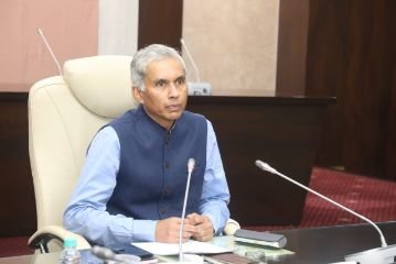 मुम्बई4अक्टूबर24*महाराष्ट्र विधानसभा के डिप्टी स्पीकर तीसरी मंजिल से कूदे और जाली में अटके,* मुम्बई4अक्टूबर24*महाराष्ट्र विधानसभा के डिप्टी स्पीकर तीसरी मंजिल से कूदे और जाली में अटके,*