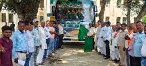 सुल्तानपुर4अक्टूबर24*50 किसान कृषक मेले के लिए रवाना।