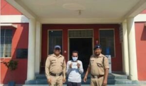 देहरादून5अक्टूबर24*लाखों रुपए की अवैध स्मैक के साथ एक ड्रग पैडलर को दून पुलिस ने किया गिरफ्तार,