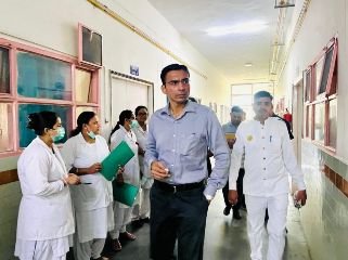 देहरादून 4अक्टूबर24*डीएम लगातार सुर्खिया में, बिना सूचना के पहुंचे ऋषिकेश एम्स, देहरादून 4अक्टूबर24*डीएम लगातार सुर्खिया में, बिना सूचना के पहुंचे ऋषिकेश एम्स,