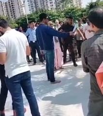 मथुरा7अक्टूबर24*अक्षय पत्र में सोनू सूद फिल्म स्टार चंद्रोदय मंदिर के दर्शन करने के लिए आए