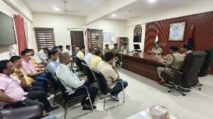 कानपुर नगर7अक्टूबर24**पुलिस उपायुक्त पश्चिम द्वारा व्यापार मण्डल के पदाधिकारियों के साथ बैठक की,