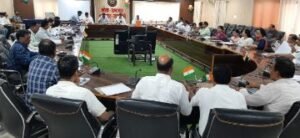 बाराबंकी7अक्टूबर24*चकबन्दी, कर-करेत्तर और राजस्व कार्यो सम्बन्धी समीक्षा बैठक आयोजित