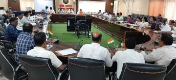 बाराबंकी7अक्टूबर24*चकबन्दी, कर-करेत्तर और राजस्व कार्यो सम्बन्धी समीक्षा बैठक आयोजित