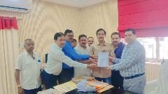 कानपुर नगर7अक्टूबर24*नगर निगम कर्मचारी संघ कानपुर के नेतृत्व में ज्ञापन मुख्य वित्त एवं लेखा अधिकारी को दिया गया कानपुर नगर7अक्टूबर24*नगर निगम कर्मचारी संघ कानपुर के नेतृत्व में ज्ञापन मुख्य वित्त एवं लेखा अधिकारी को दिया गया