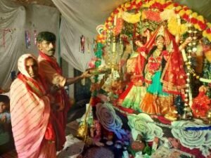 कानपुर देहात 8 अक्टूबर 2024*शारदीय नवरात्रि के छठे दिन मां कात्यायनी स्वरूप में मां की पूजा अर्चना की गई