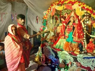 कानपुर देहात 8 अक्टूबर 2024*शारदीय नवरात्रि के छठे दिन मां कात्यायनी स्वरूप में मां की पूजा अर्चना की गई