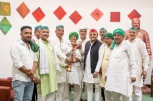 लखनऊ9अक्टूबर24*-सपा राष्ट्रीय अध्यक्ष एवं पूर्व मुख्यमंत्री अखिलेश यादव से मिला किसान यूनियन का प्रतिनिधि मंडल