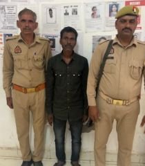 मथुरा11अक्टूबर24*थाना वृन्दावन पुलिस द्वारा एक अभियुक्त को एक अवैध चाकू सहित किया गिरफ्तार