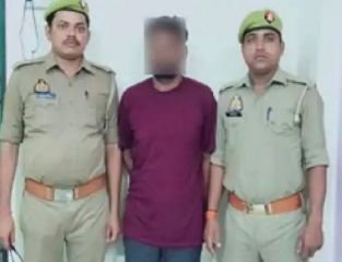 लखनऊ16अक्टूबर24*बाथरूम की वीडियो बनाकर ब्लैक मेल कर रहा था, और बार बार होटल बुलाता था! लखनऊ16अक्टूबर24*बाथरूम की वीडियो बनाकर ब्लैक मेल कर रहा था, और बार बार होटल बुलाता था!