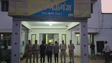 रीवा16अक्टूबर24*एक्शन में मऊगंज पुलिस 24 घंटे के अंदर हुई बड़ी कार्रवाई!*