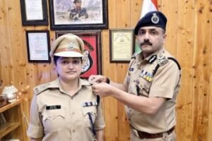 हरिद्वार17अक्टूबर24*सरिता डोबाल को मिली IPS में प्रोन्नति, डीजीपी ने किया सम्मानित