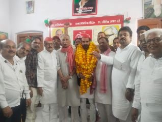 फूलपुर21अक्टूबर24*""नवनियुक्त प्रदेश सचिव मोहम्मद शारिक़ का नगर कार्यालय पर हुआ ज़ोरदार स्वागत"""" फूलपुर21अक्टूबर24*""नवनियुक्त प्रदेश सचिव मोहम्मद शारिक़ का नगर कार्यालय पर हुआ ज़ोरदार स्वागत""""