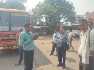 मथुरा21अक्टूबर24*पुराना बस स्टैंड पर सहायक क्षेत्रीय प्रबंधक मदन मोहन शर्मा ने किया निरीक्षण