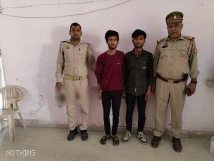 मथुरा21अक्टूबर24* हत्या के प्रयास में वांछित दो अभियुक्तगण को घटना में प्रयुक्त आलाकत्ल रस्सी सहित किया गिरफ्तार ।*