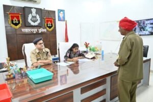 सहारनपुर22अक्टूबर24*एक दिन की कप्तान बनी टॉपर छात्रा ने सुनी समस्याएं*