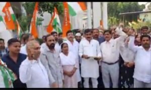 लखनऊ22अक्टूबर24*राजीव चौक पर कांग्रेस कार्यकर्ताओं ने किया विरोध प्रदर्शन