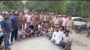 मुजफ्फरनगर22अक्टूबर24*अल्लाह पर विवादित बयान के विरोध में दुकान पर पथराव करने में 19 लोग गिरफ्तार।