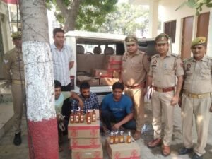 मथुरा23अक्टूबर24*03 अभियुक्तगण को मय अवैध अग्रेजी शराब 15 पेटी (कुल 720 पब्बे) व एक बुलेरो गाडी संख्या CG 07 AX 5604 के साथ किया गिरफ्तार ।*