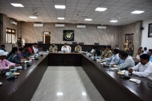 प्रयागराज23अक्टूबर24*जिलाधिकारी की अध्यक्षता में आगामी त्यौहारों को सकुशल ढंग से सम्पन्न कराये जाने के सम्बंध में बैठक सम्पन्न