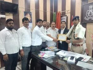 लखनऊ25अक्टूबर24*एसीपी रजनीश वर्मा को प्रसिद्ध जनसेवी संस्था "नहुष" द्वारा किया गया सम्मानित....*