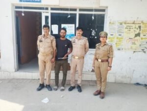 मथुरा 26 अक्टूबर 2024* एक अभियुक्त को मय एक नाजायज चाकू/छुरा के साथ किया गिरफ्तार ।*