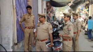 हरदोई27अक्टूबर24*पिहानी में सर्च अभियान में पटाखा दुकानों की जांच की