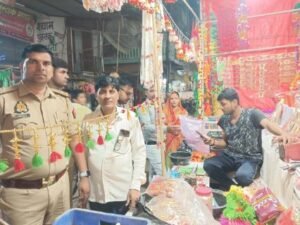 कौशाम्बी28अक्टूबर24*दीपावली के मद्देनजर मनौरी में सज गई लाई मिठाई और मूर्ति की दुकान*