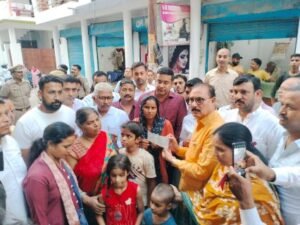 लखनऊ28अक्टूबर24*मृतक मोहित पांडे के परिवार को मिली प्रशासन की मदद