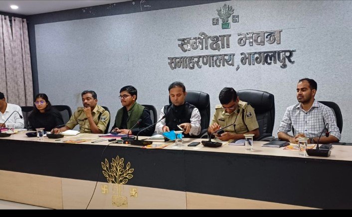 भागलपुर बिहार"*२७/१०/२०२४*काली पूजा और छठ पूजा को लेकर जिला शांति समिति की हुई बैठक* भागलपुर बिहार"*२७/१०/२०२४*काली पूजा और छठ पूजा को लेकर जिला शांति समिति की हुई बैठक*