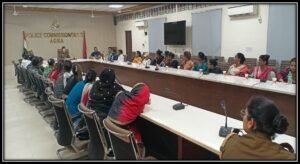 आगरा23नवम्ब24*शहर की सड़कों पर नकली किन्नर कर रहे वसूली ,नकली, असली किन्नरों के गुटों में हुआ बवाल , आगरा23नवम्ब24*शहर की सड़कों पर नकली किन्नर कर रहे वसूली ,नकली, असली किन्नरों के गुटों में हुआ बवाल ,