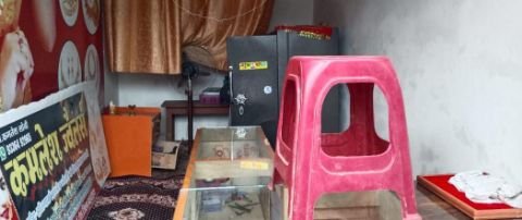 बहराइच03नवम्बर24*शटर तोड़ चोरी घटने को दिया अंजाम, बना चर्चा का विषय