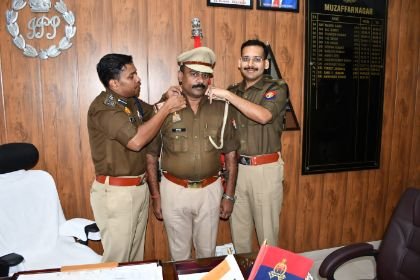 मुजफ्फरनगर04नवम्बर24*एसएसपी व एस पी देहात ने उपनिरीक्षक से निरीक्षक बनने पर संजय गिरी को स्टार लगाकर दी बधाई* मुजफ्फरनगर04नवम्बर24*एसएसपी व एस पी देहात ने उपनिरीक्षक से निरीक्षक बनने पर संजय गिरी को स्टार लगाकर दी बधाई*